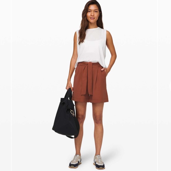 lululemon athletica Pants - NWOT Lululemon Noir Short 5.5". Color Rustic Clay. Size 6